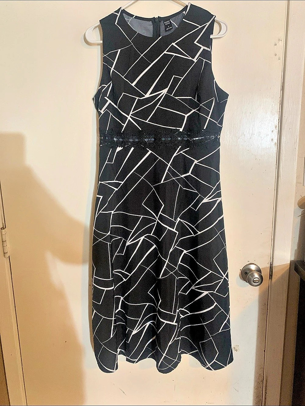 Emery Rose Geometric Lace Trim Midi Dress in Black & White Large Like N